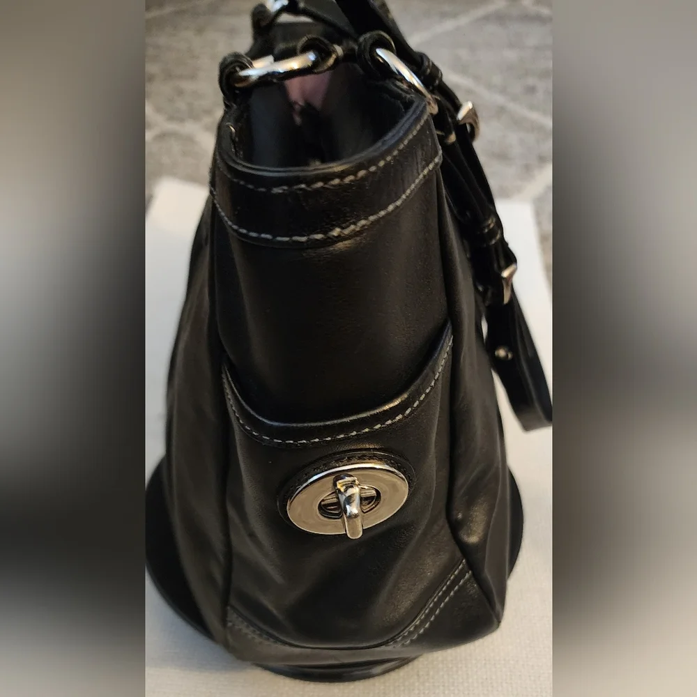 Coach Black Leather Pleated Shoulder Bag. F13759 - Picture 6 of 16